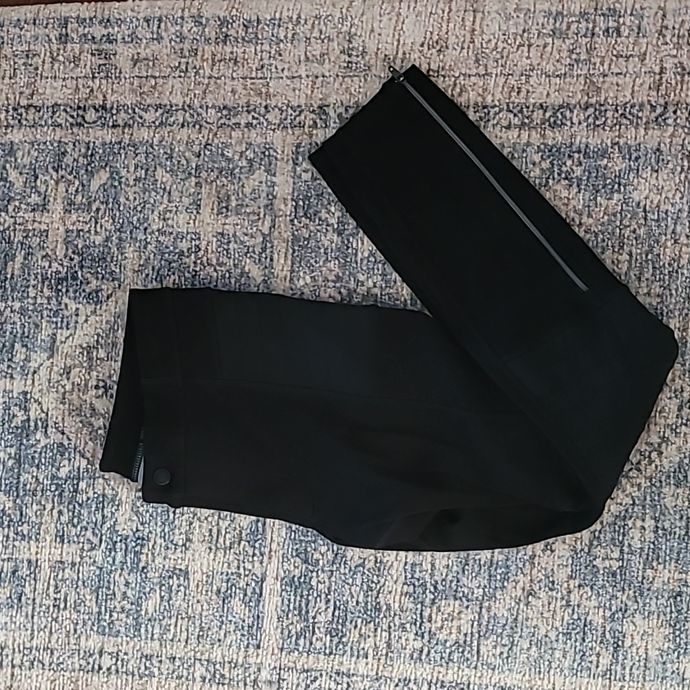 Athleta Black Trailsetter Ponte Motion Moto Pant